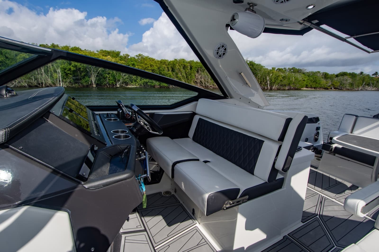 2022 Monterey 385 SS - Photo 40