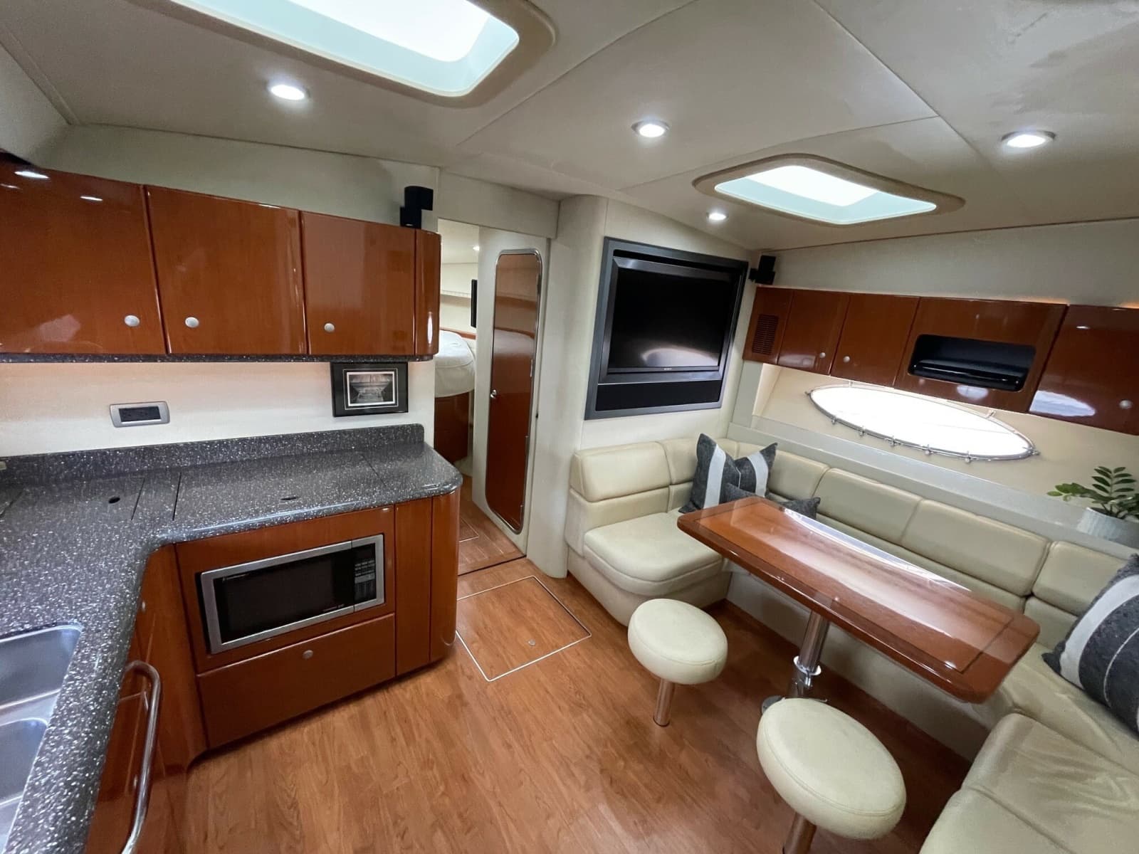 2008 Formula 45 Yacht - Photo 22