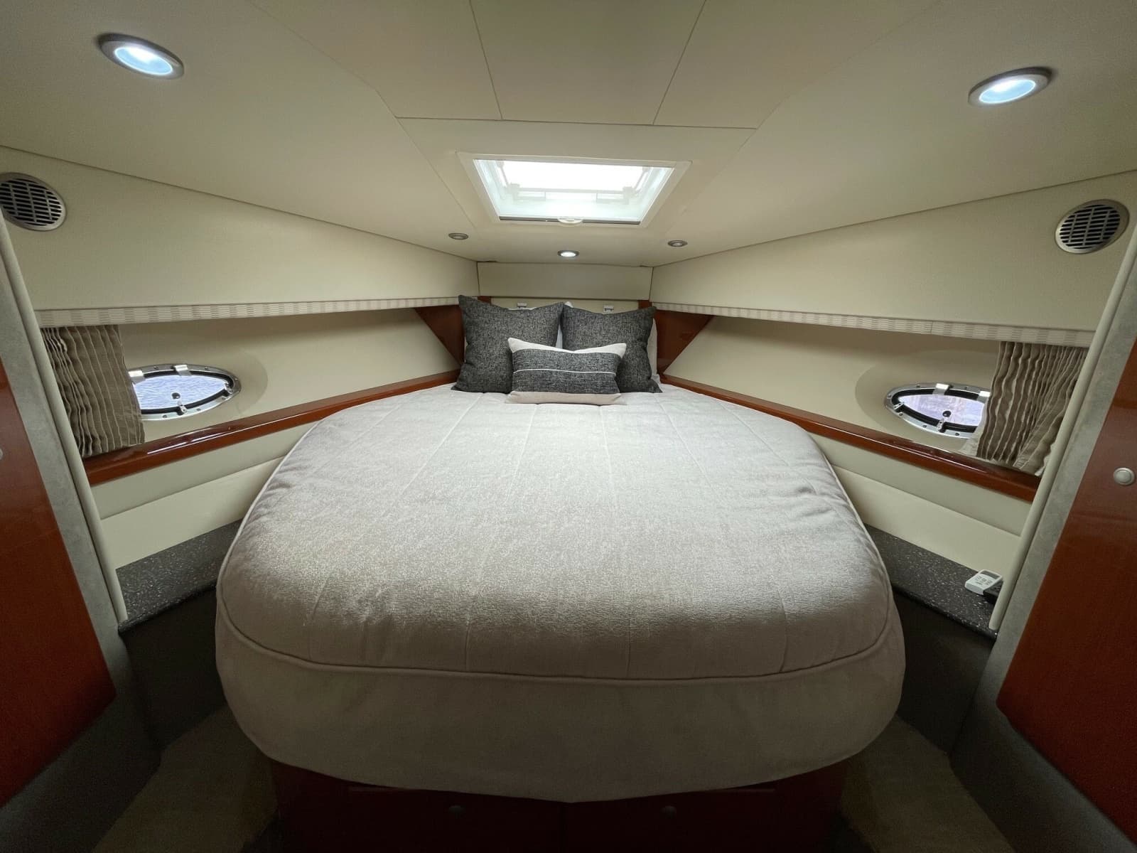 2008 Formula 45 Yacht - Photo 26