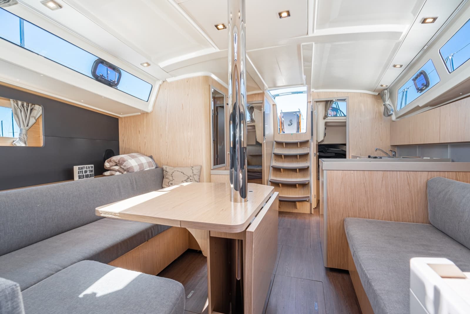 2018 Beneteau Oceanis 41.1 - Photo 29