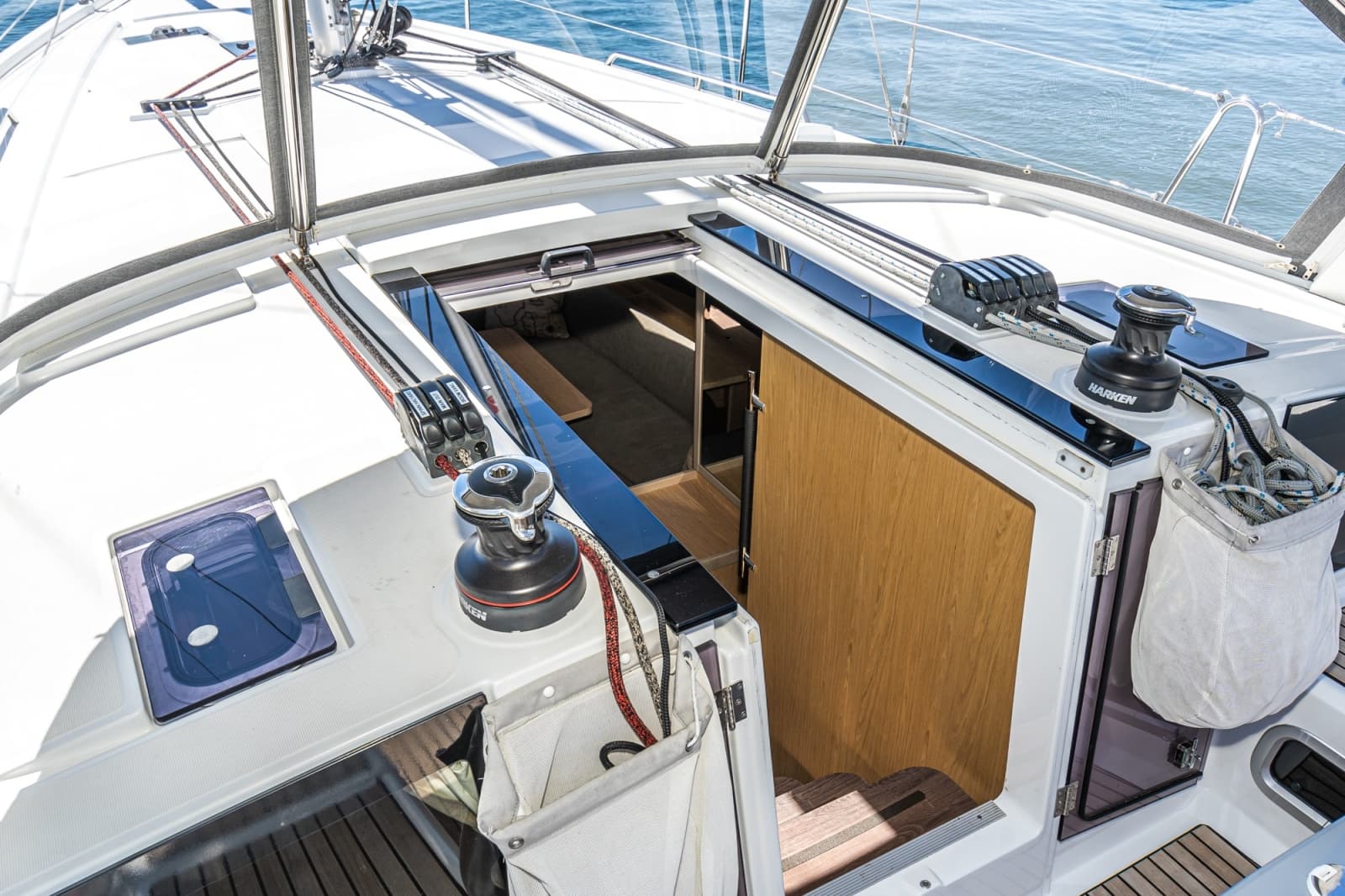 2018 Beneteau Oceanis 41.1 - Photo 16