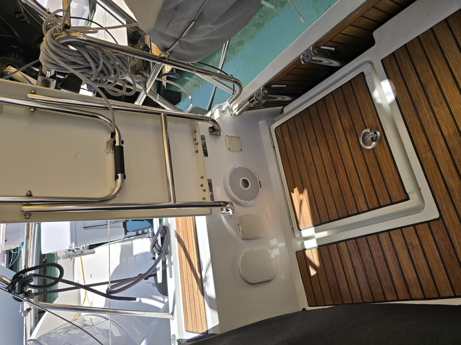 2018 Beneteau Oceanis 41.1 - Photo 9