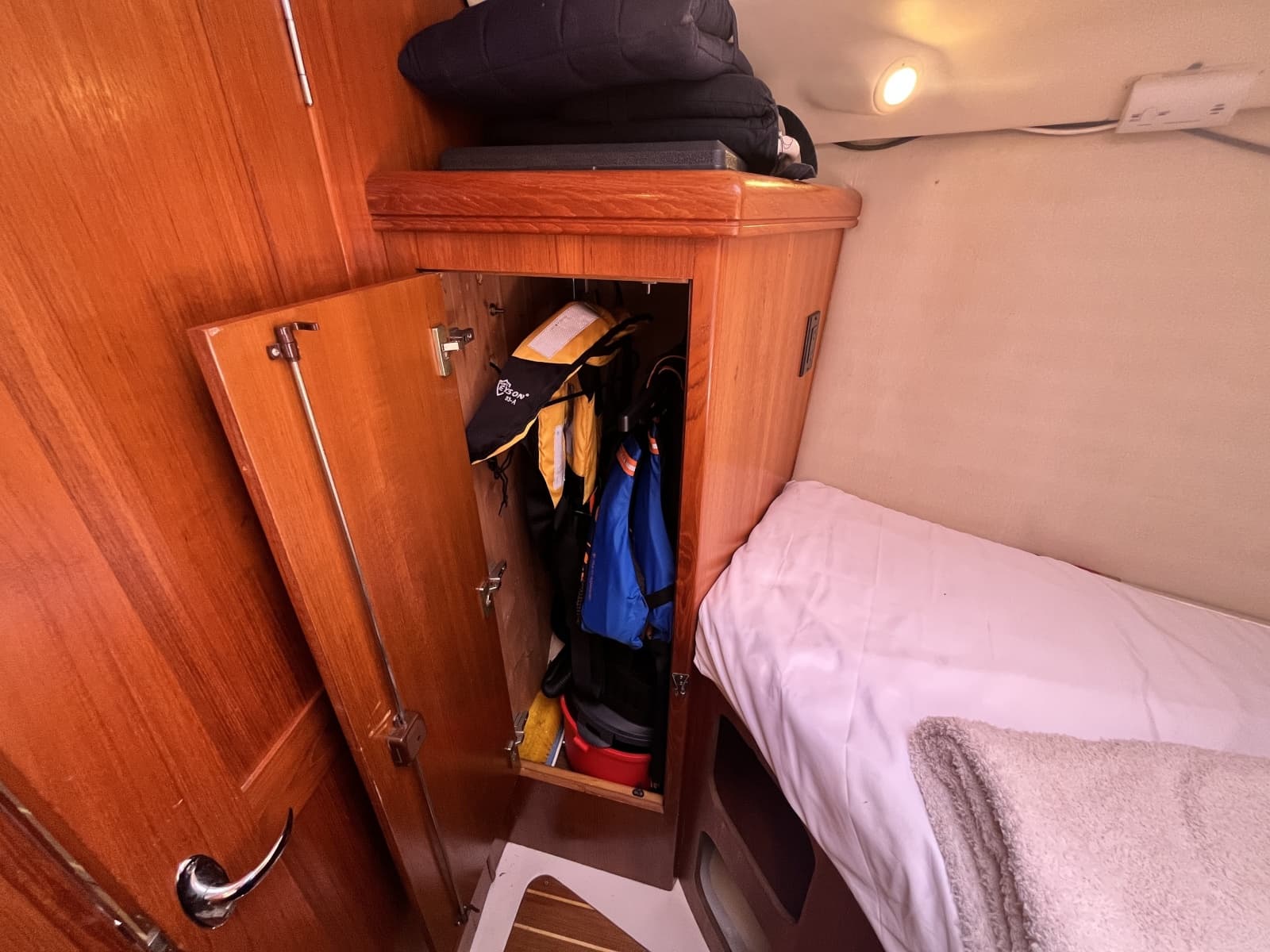 2002 Hunter 386 - Photo 11