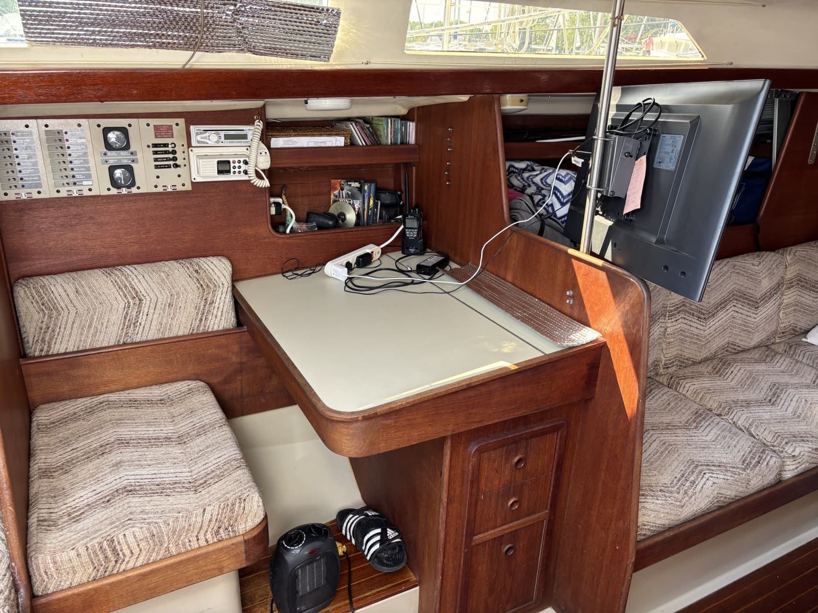1980 C&C 40-2 - Photo 26