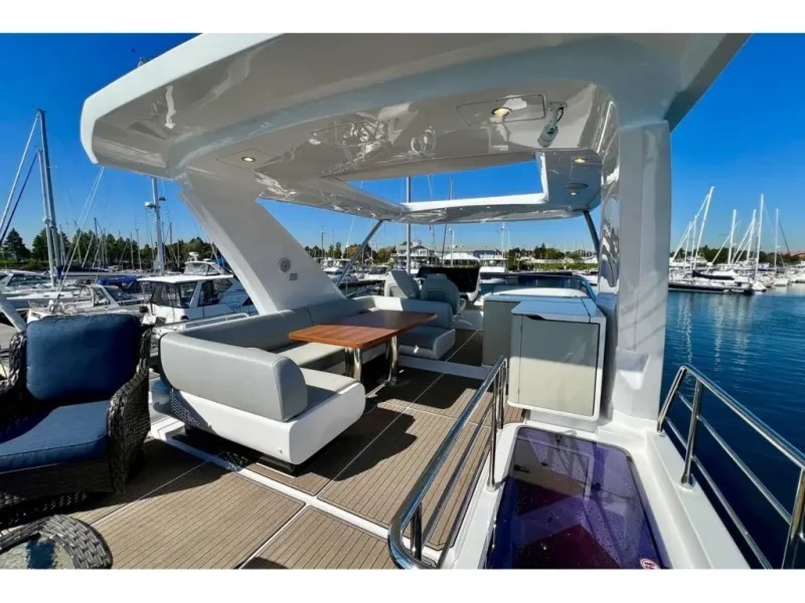 2024 Azimut FLY 60 - Photo 23