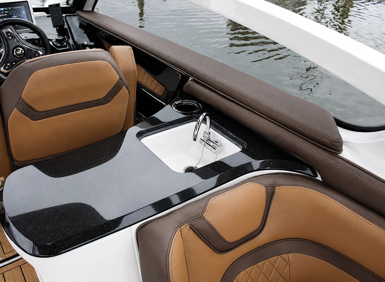 2024 Yamaha Boats 275SD - Photo 8