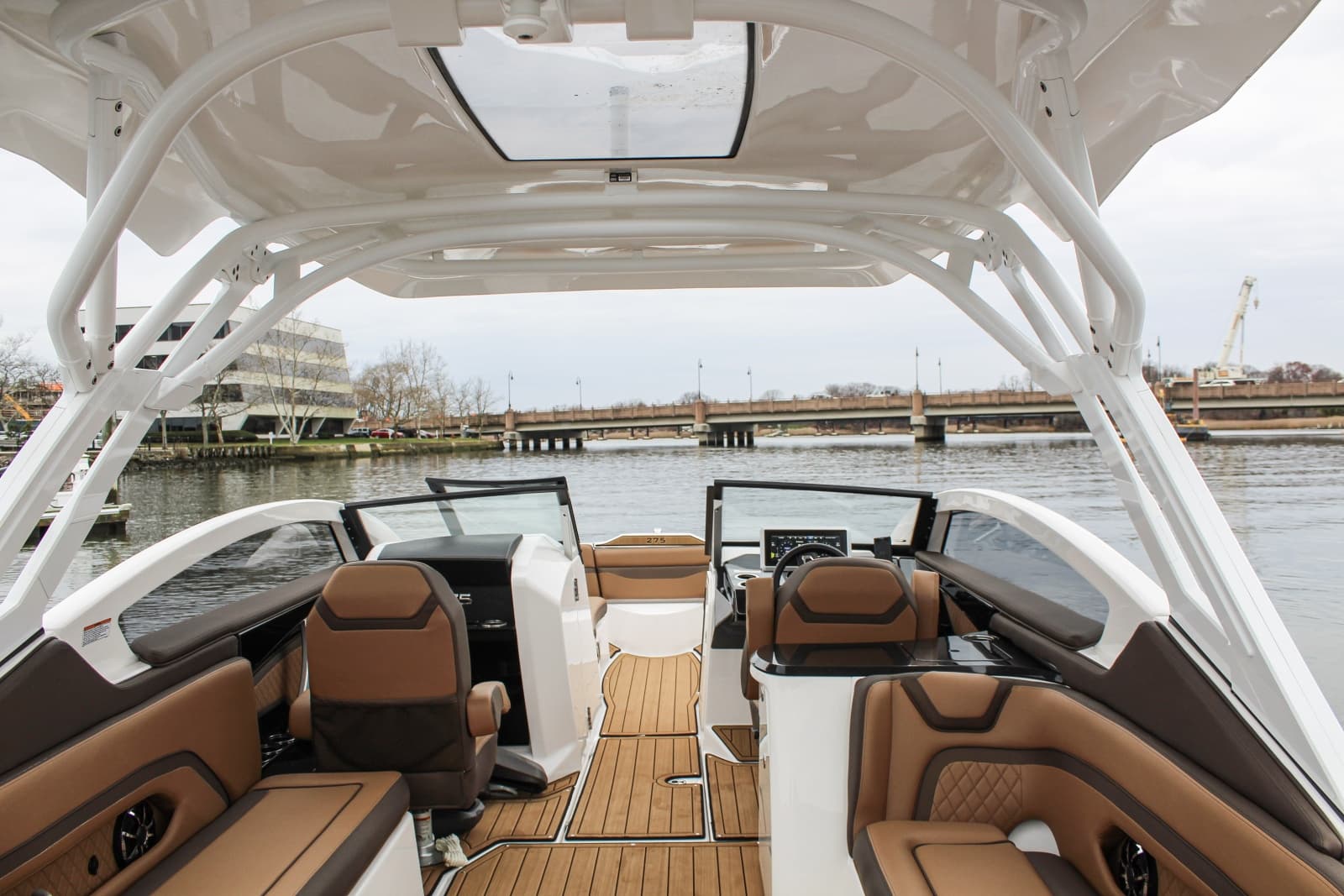 2024 Yamaha Boats 275SD - Photo 7