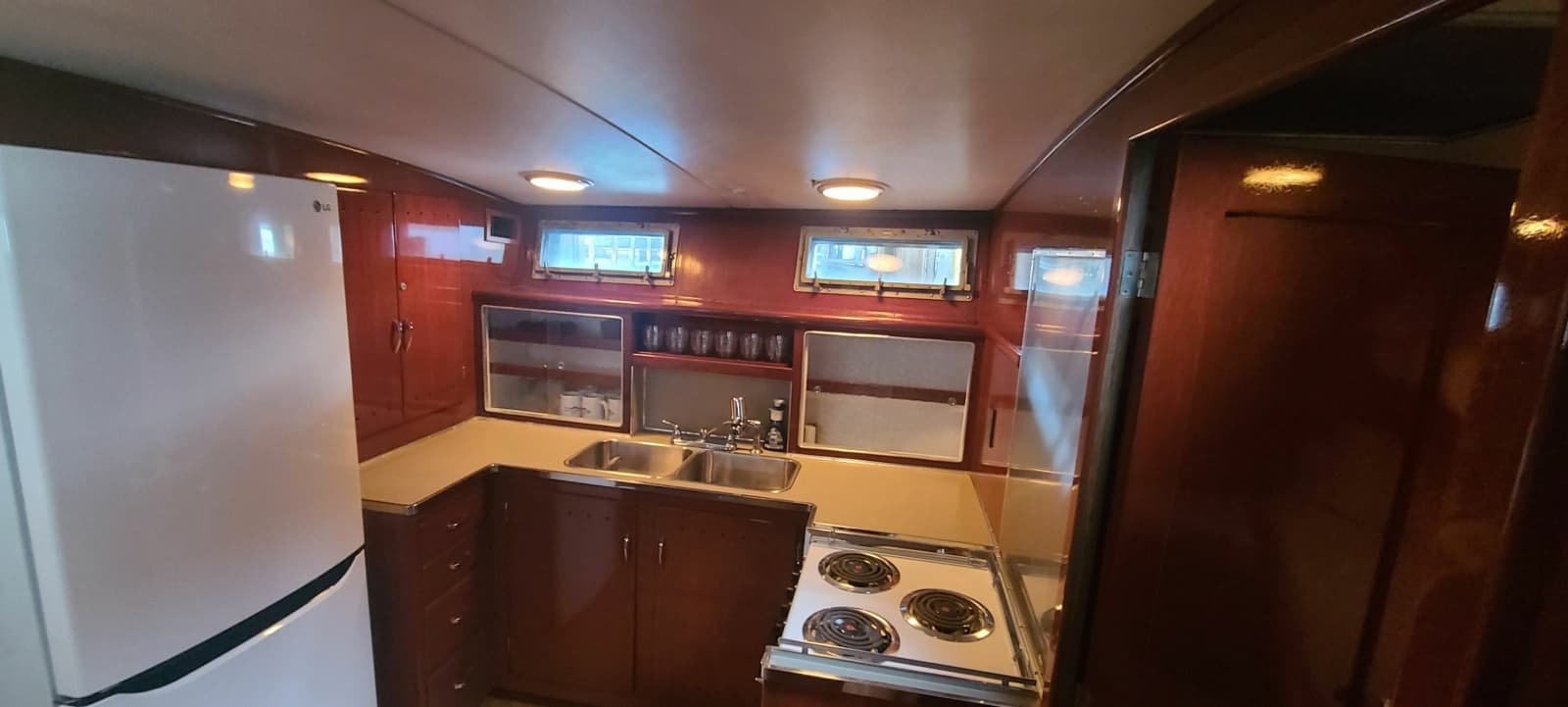 1965 Chris-Craft Roamer 58 - Photo 10