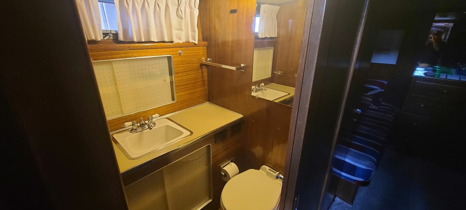 1965 Chris-Craft Roamer 58 - Photo 14