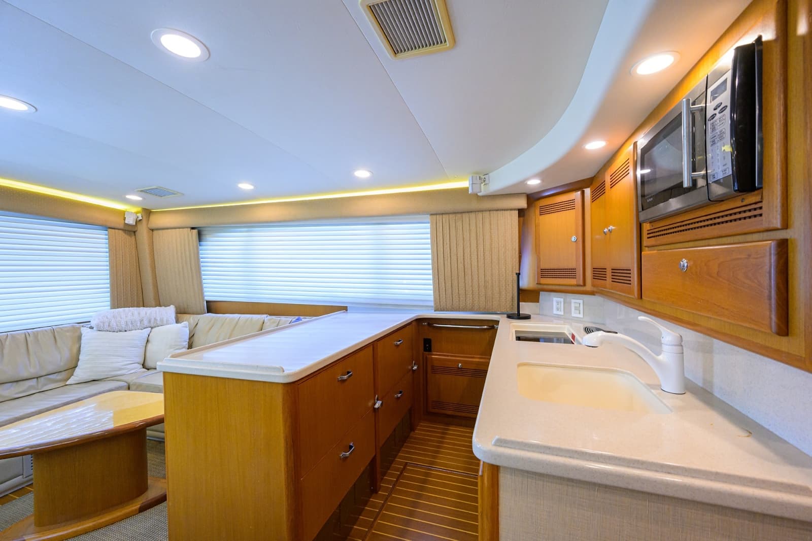 2003 Cabo 48 Flybridge - Photo 9