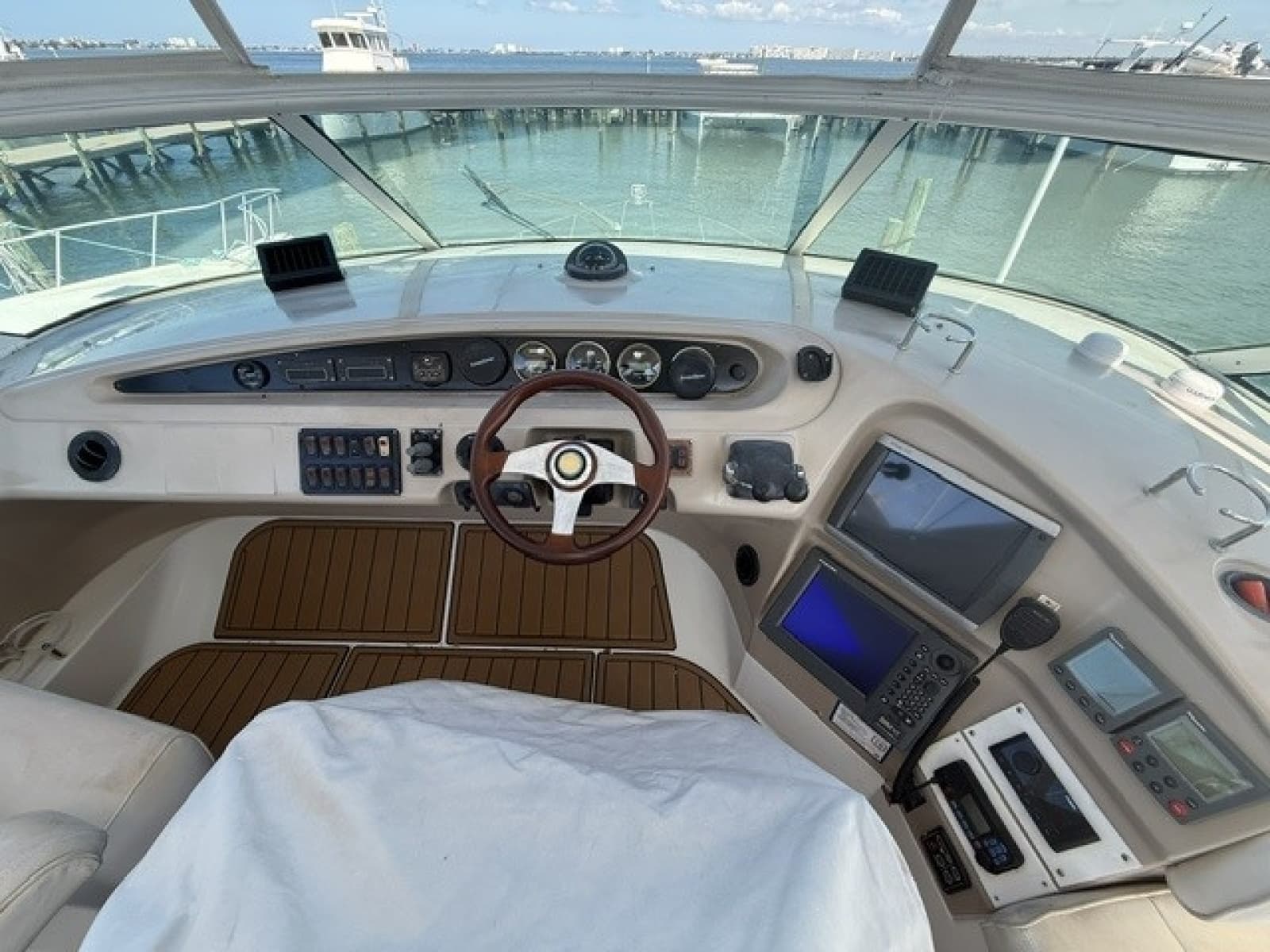 2005 Carver 46 Voyager - Photo 23