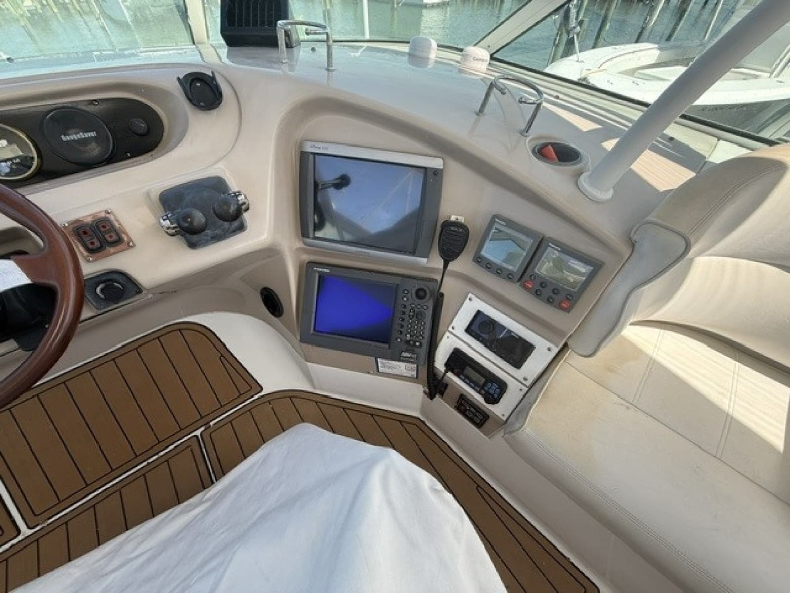 2005 Carver 46 Voyager - Photo 26