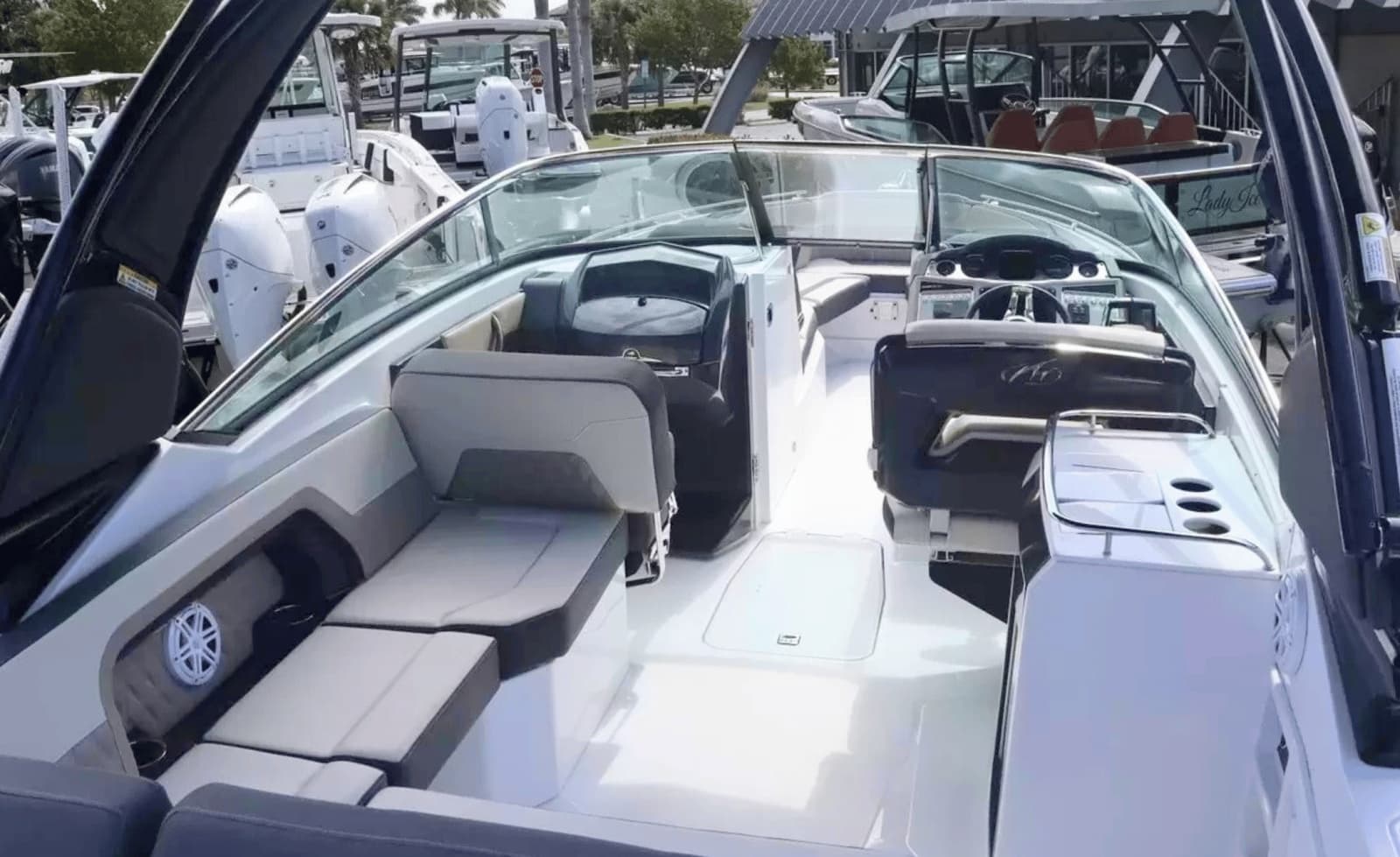2024 Monterey 305SS - Photo 2