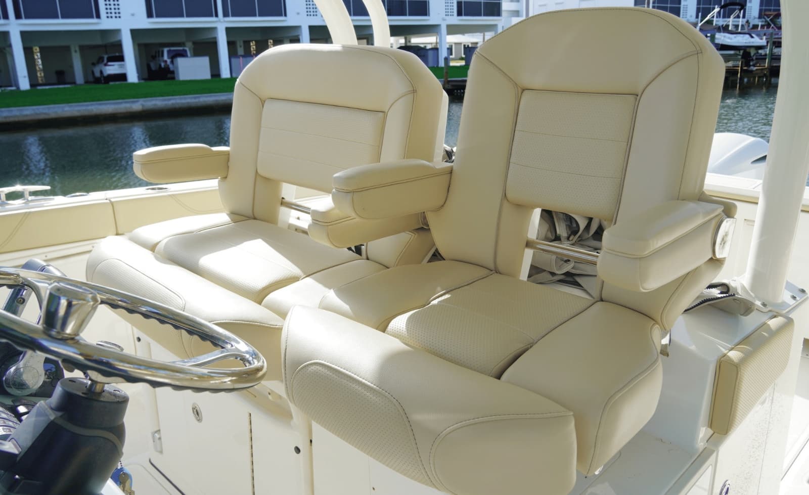 2020 Pursuit S328 - Photo 42