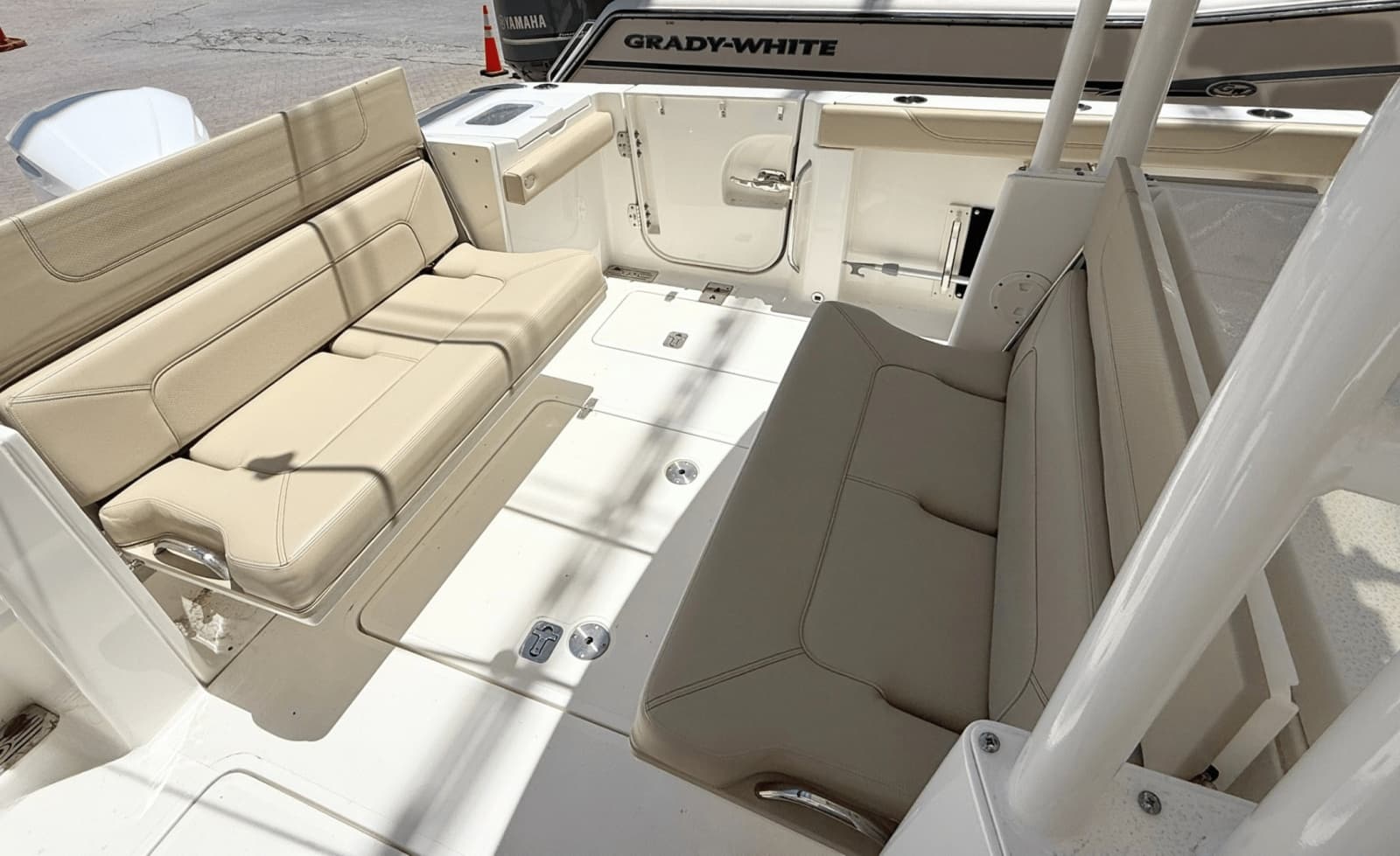 2020 Pursuit S328 - Photo 10
