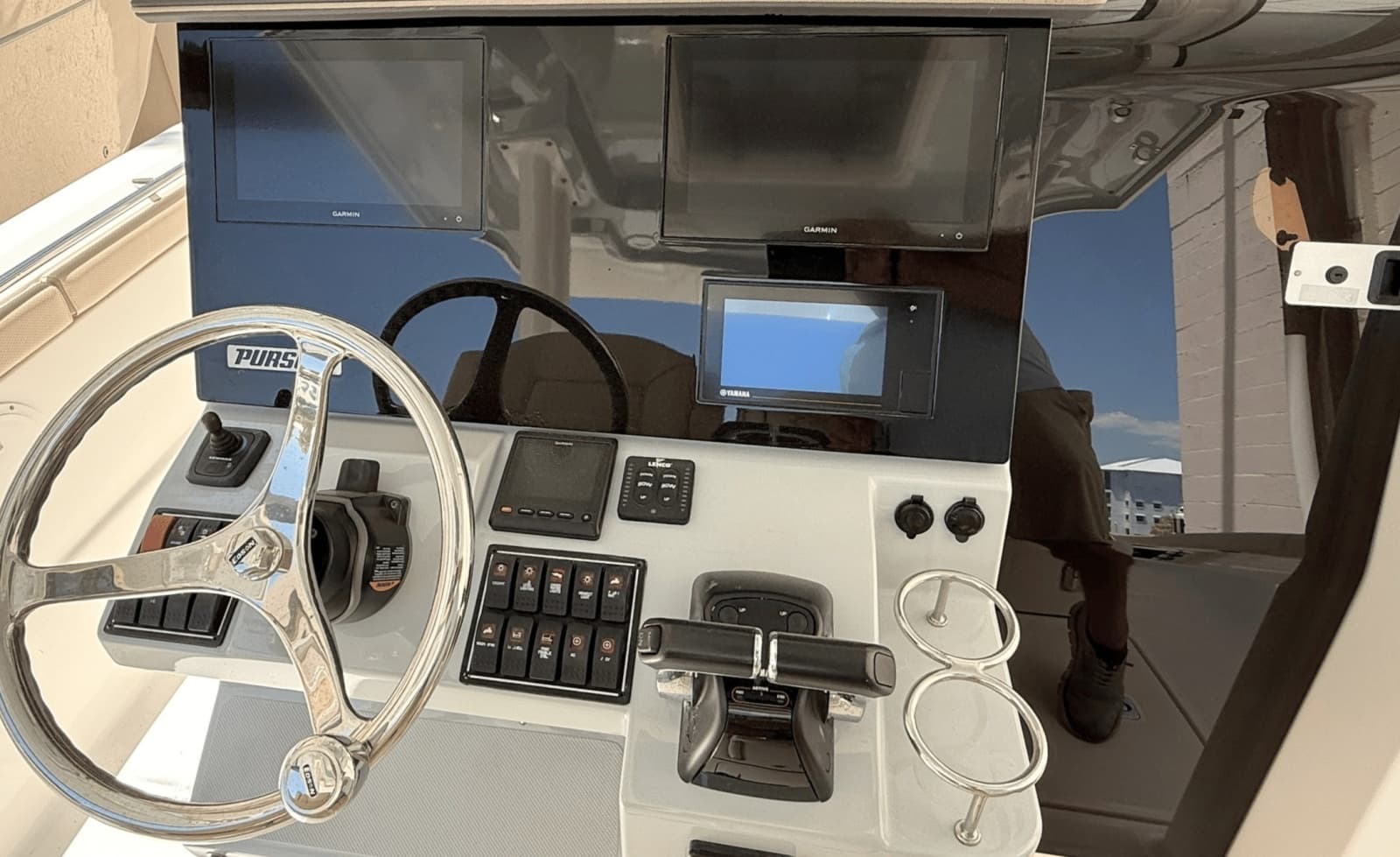 2020 Pursuit S328 - Photo 11