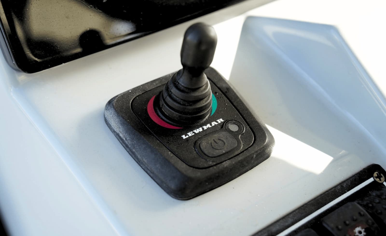 2020 Pursuit S328 - Photo 37