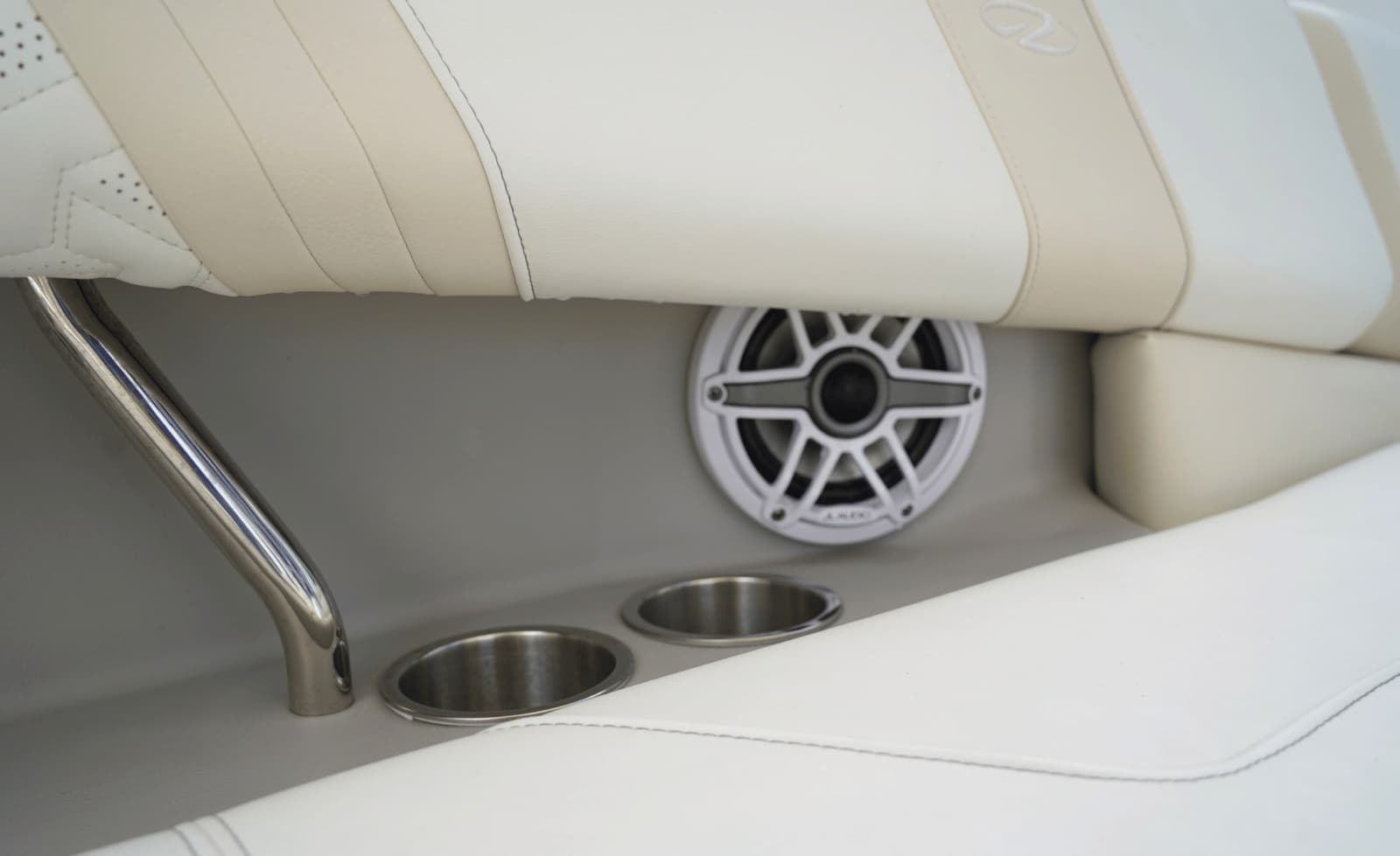 2024 Regal LX9 - Photo 35