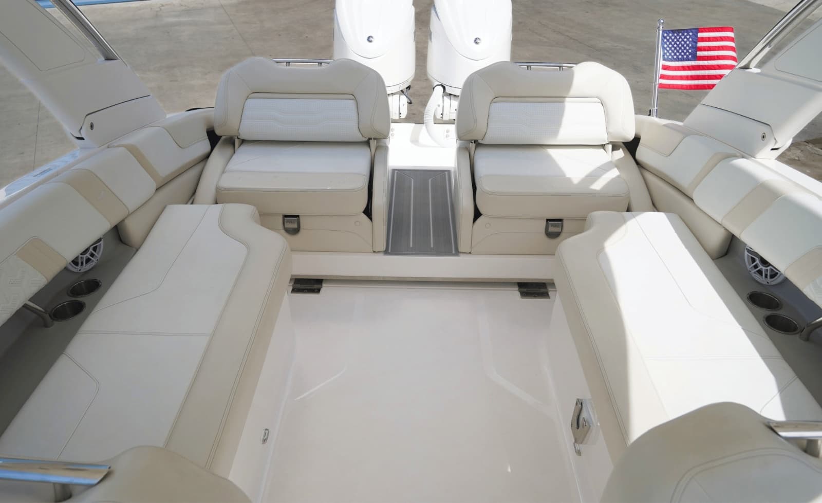 2024 Regal LX9 - Photo 27