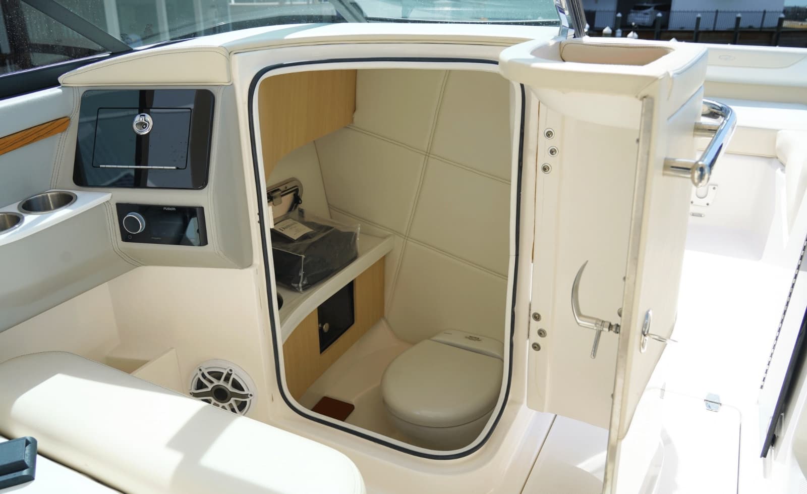 2024 Regal LX9 - Photo 42