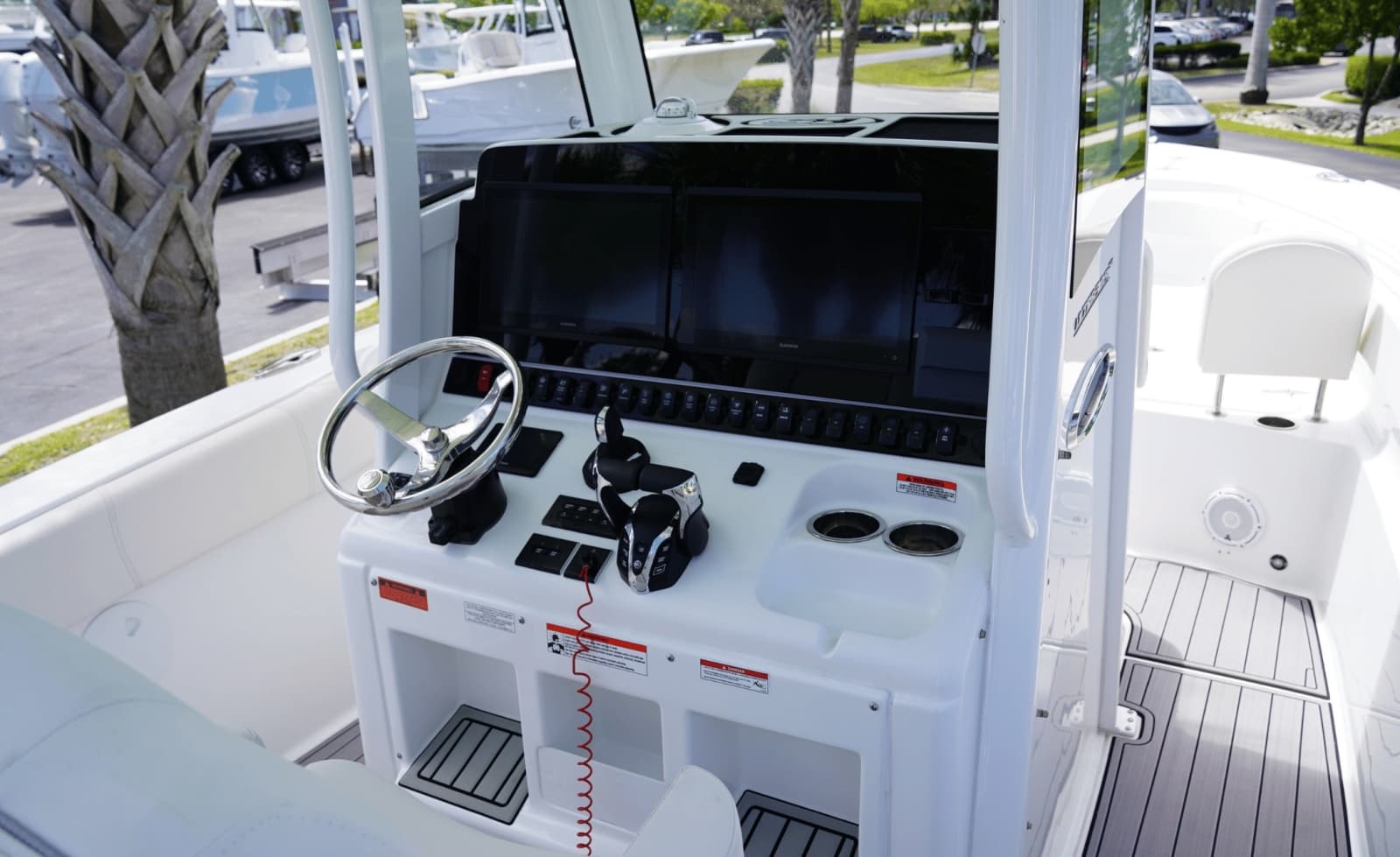 2025 Sea Hunt Ultra 305SE - Photo 12