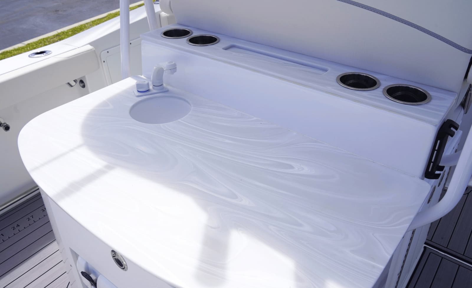 2025 Sea Hunt Ultra 305SE - Photo 8