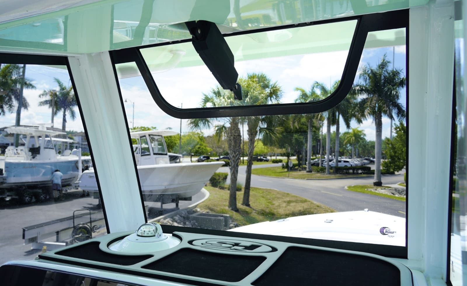 2025 Sea Hunt Ultra 305SE - Photo 18