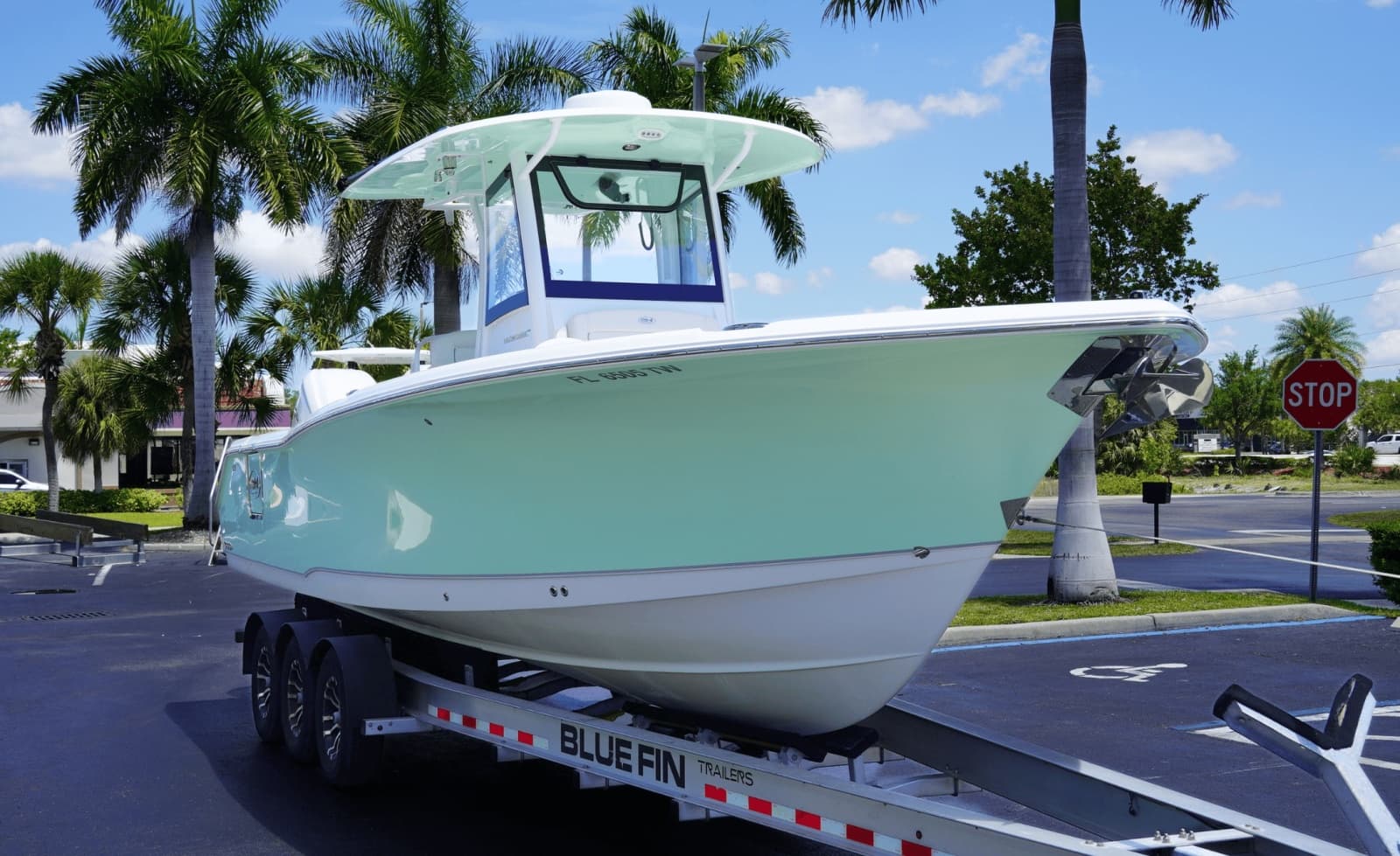 2025 Sea Hunt Ultra 305SE - Photo 2