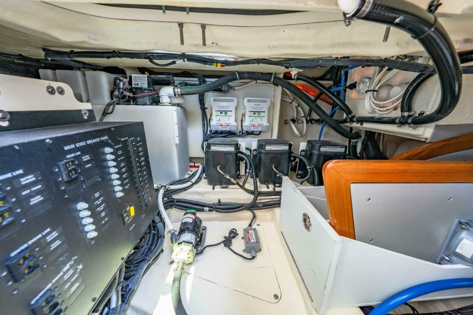 2022 Sea Ray 370 Sundancer - Photo 44