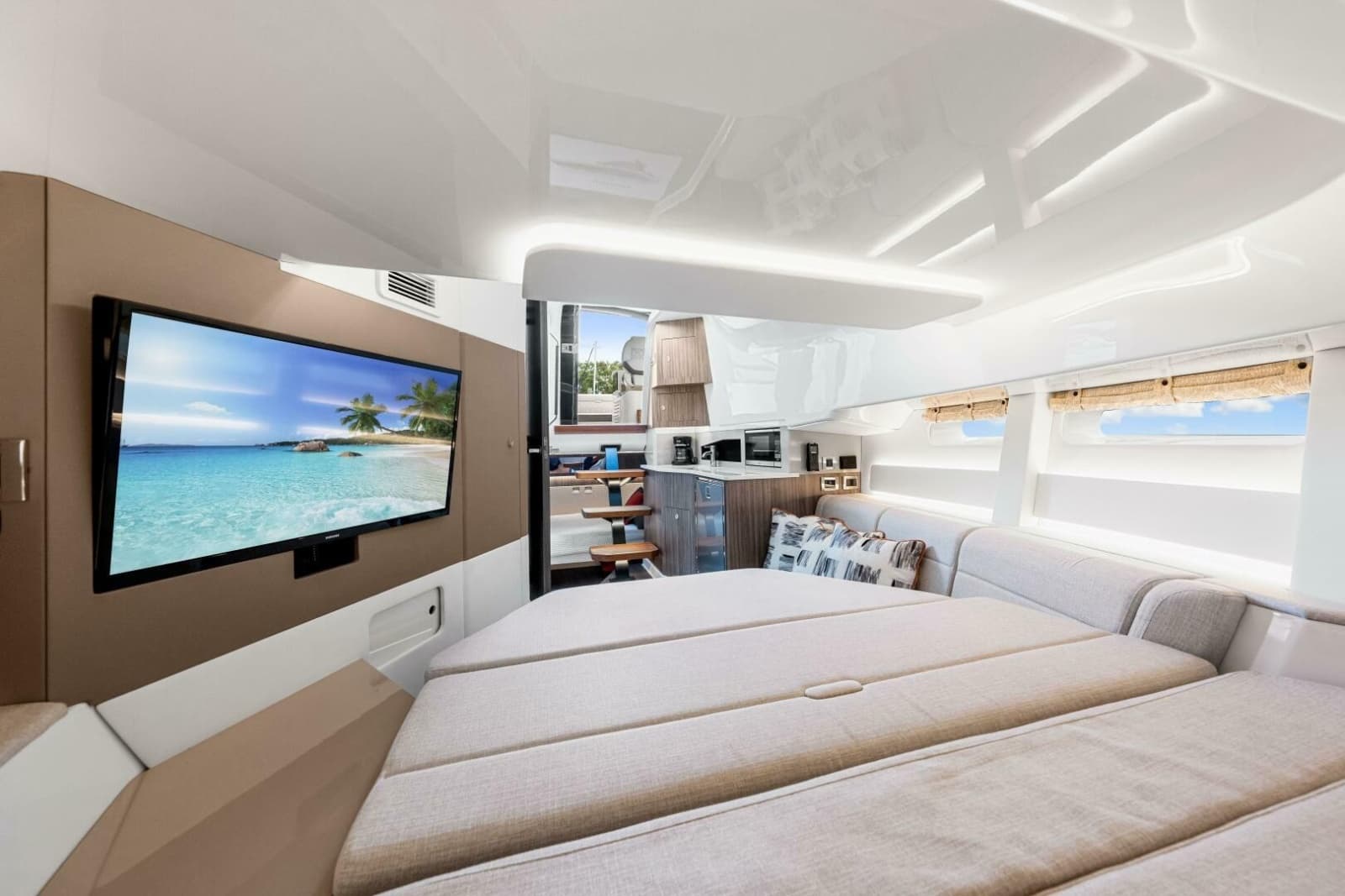 2022 Sea Ray 370 Sundancer - Photo 37