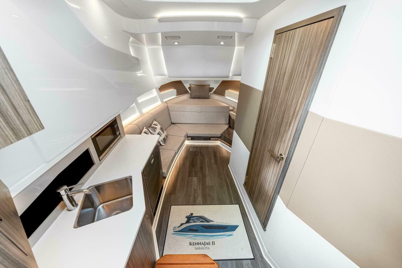 2022 Sea Ray 370 Sundancer - Photo 33