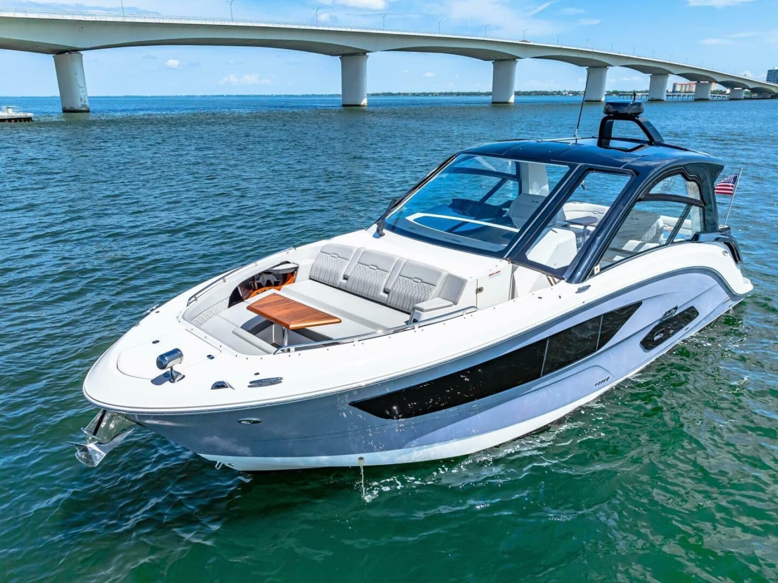 2022 Sea Ray 370 Sundancer - Photo 55