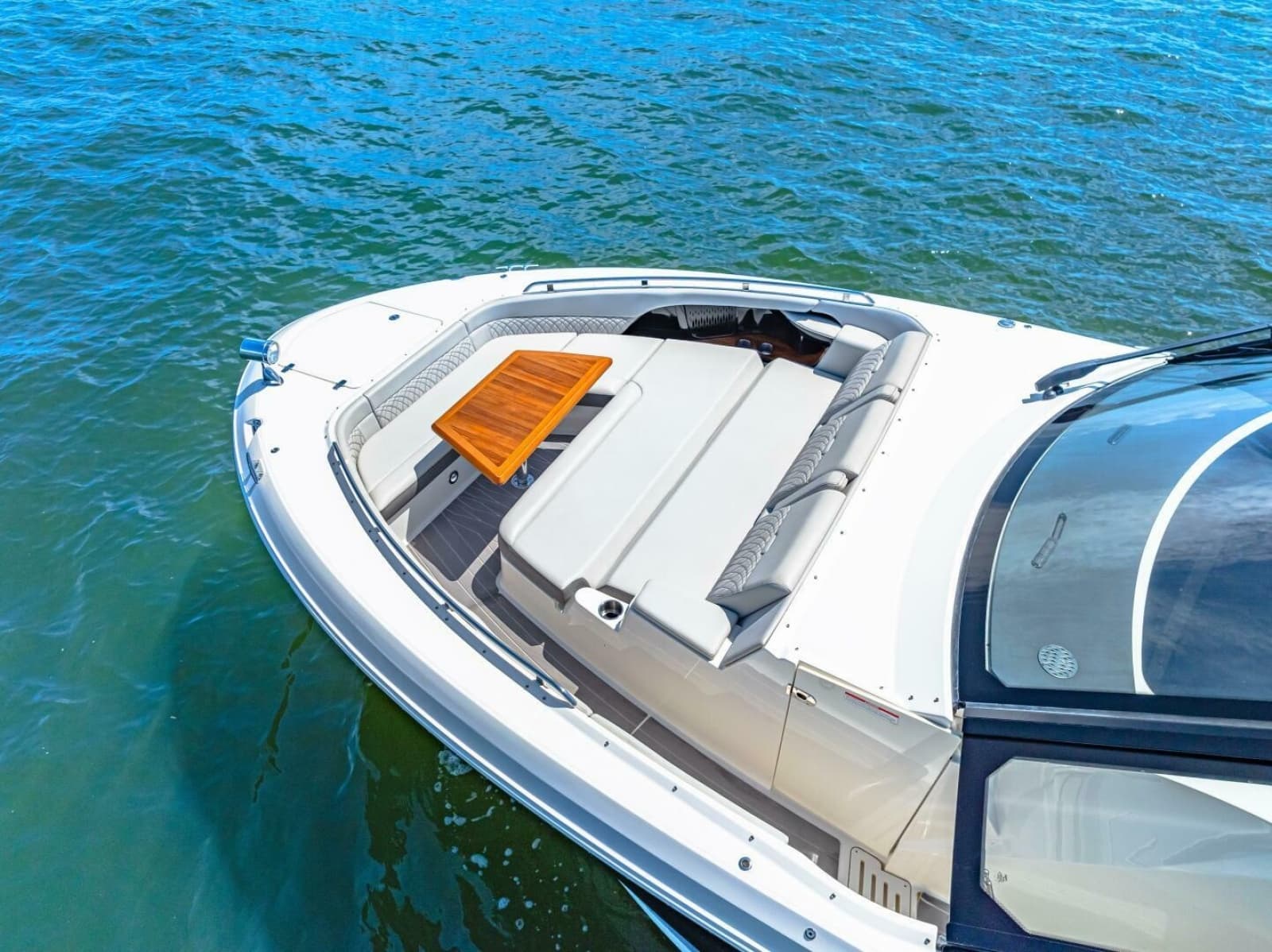 2022 Sea Ray 370 Sundancer - Photo 49