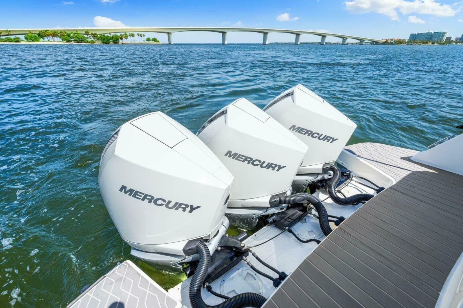 2022 Sea Ray 370 Sundancer - Photo 21