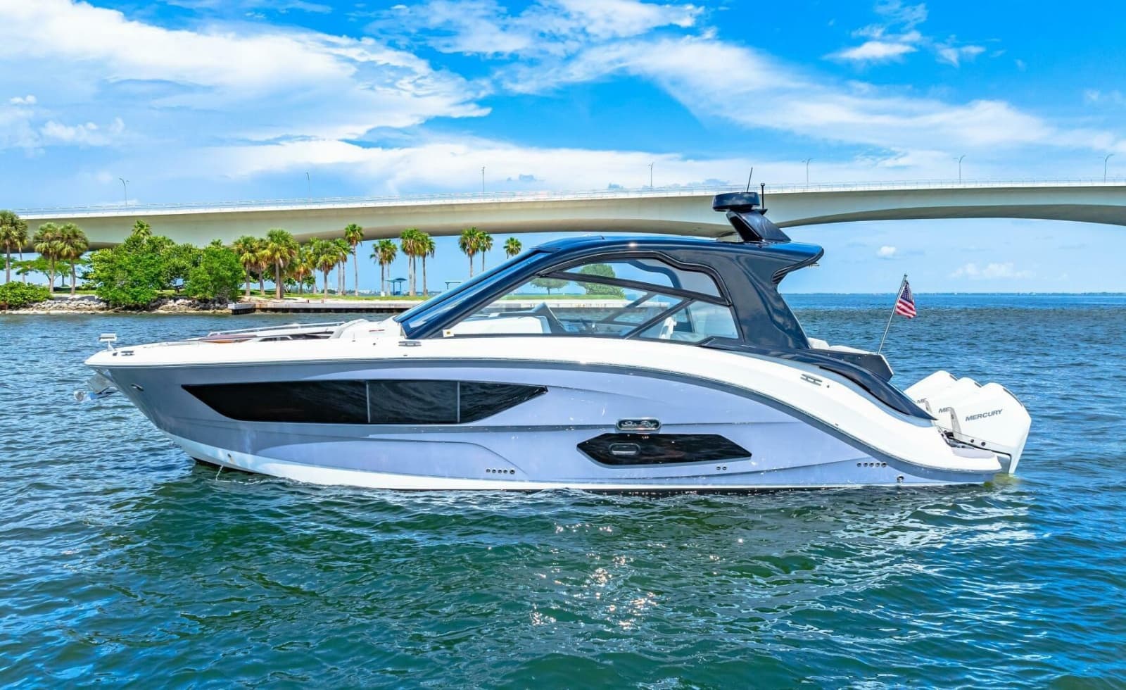 2022 Sea Ray 370 Sundancer - Photo 54
