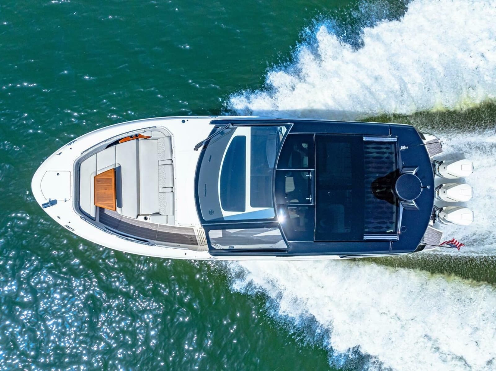 2022 Sea Ray 370 Sundancer - Photo 48