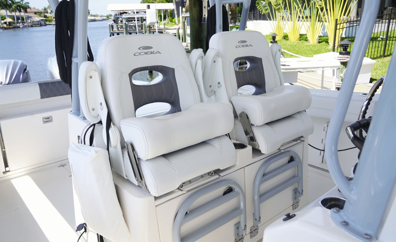 2023 Cobia 320CC - Photo 36