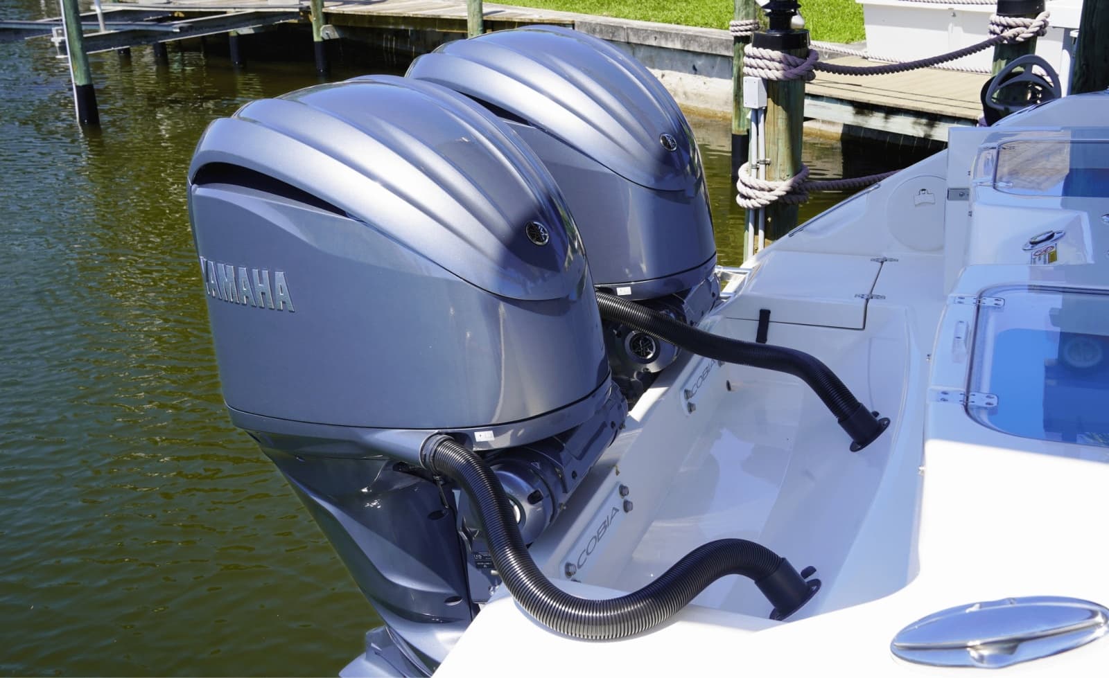 2023 Cobia 320CC - Photo 6