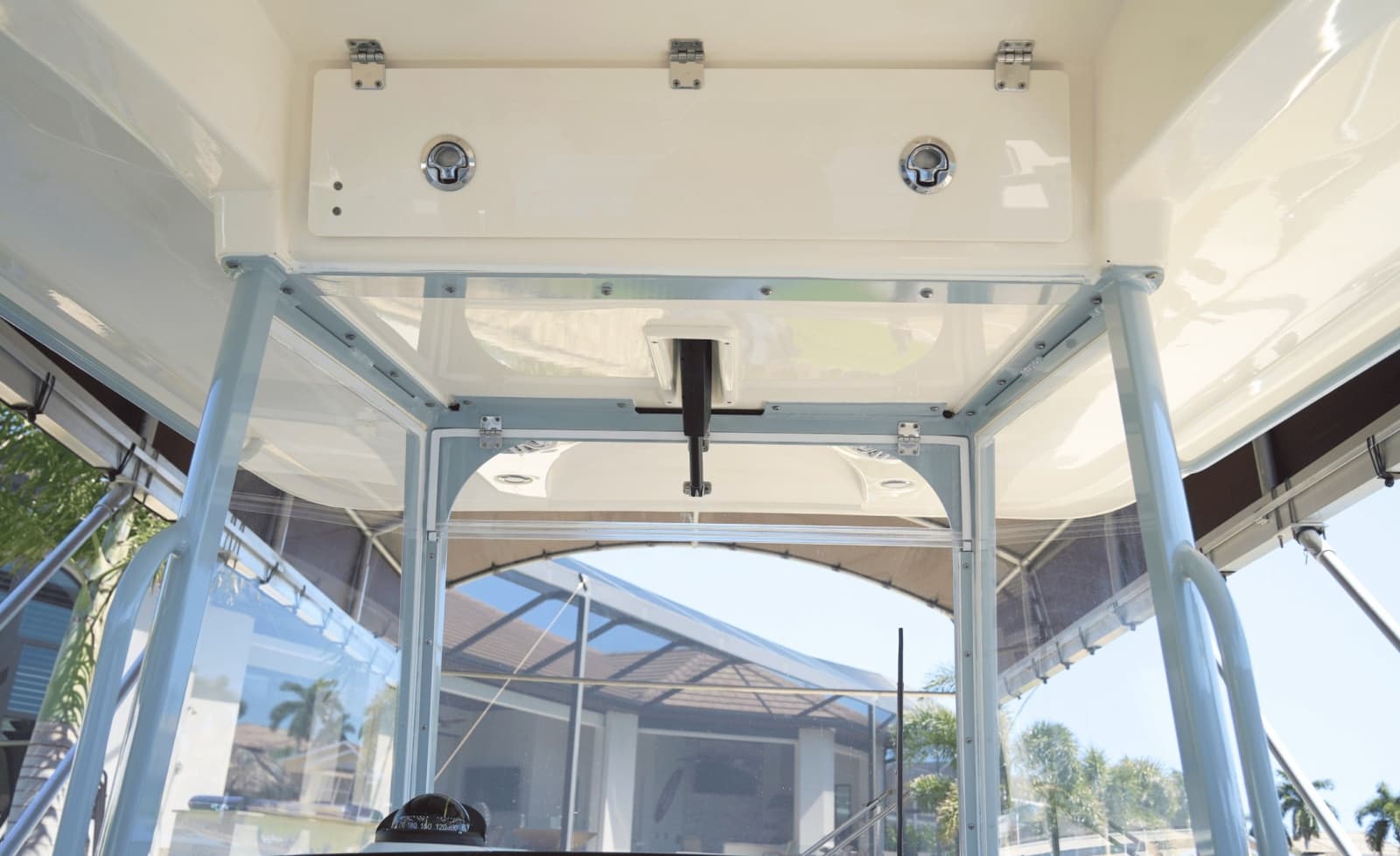 2023 Cobia 320CC - Photo 35