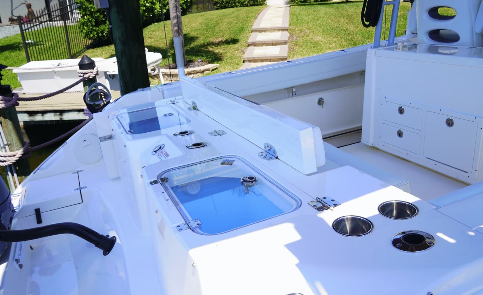 2023 Cobia 320CC - Photo 13