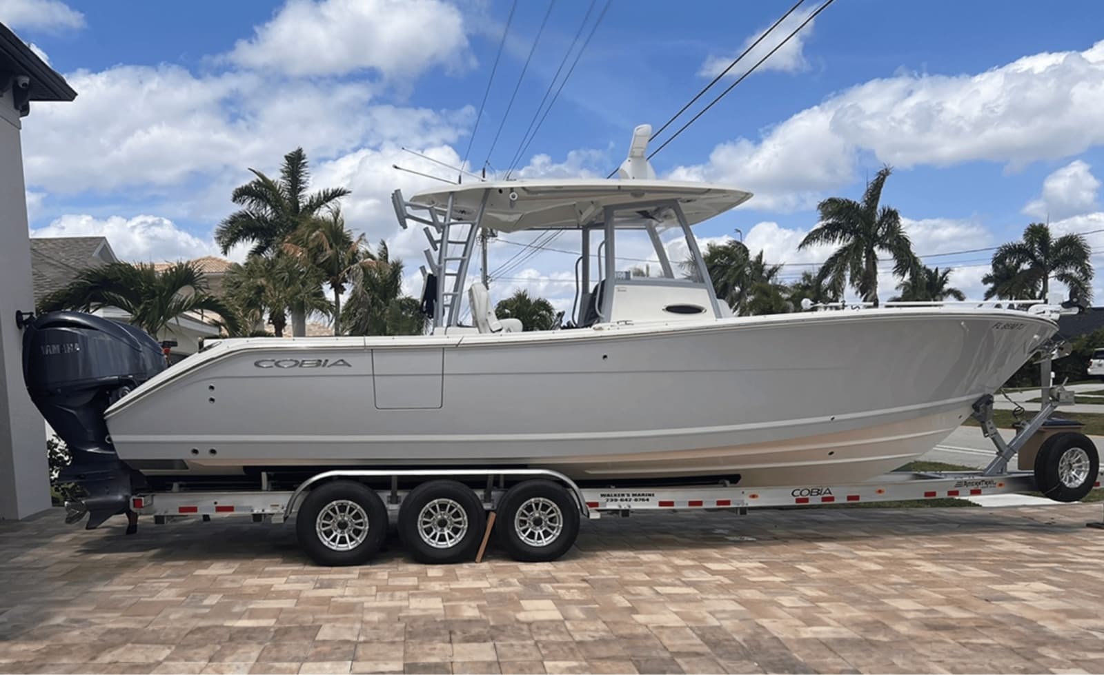 2023 Cobia 320CC - Photo 3