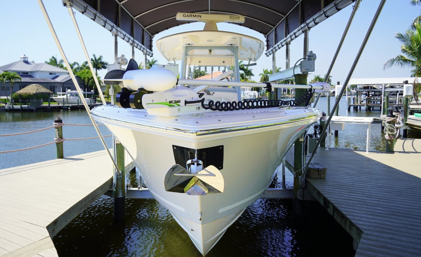 2023 Cobia 320CC - Photo 5