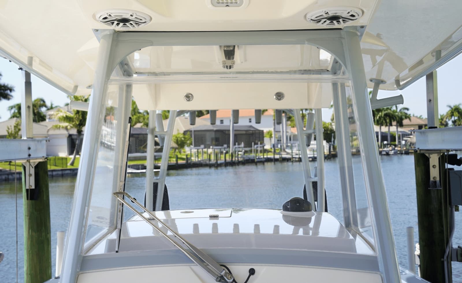 2023 Cobia 320CC - Photo 54