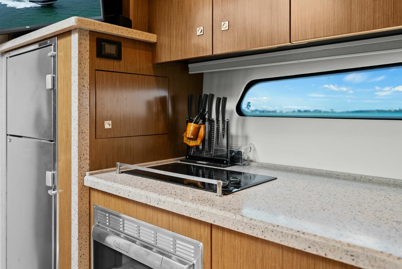 2014 Cruisers Yachts 48 Cantius - Photo 26