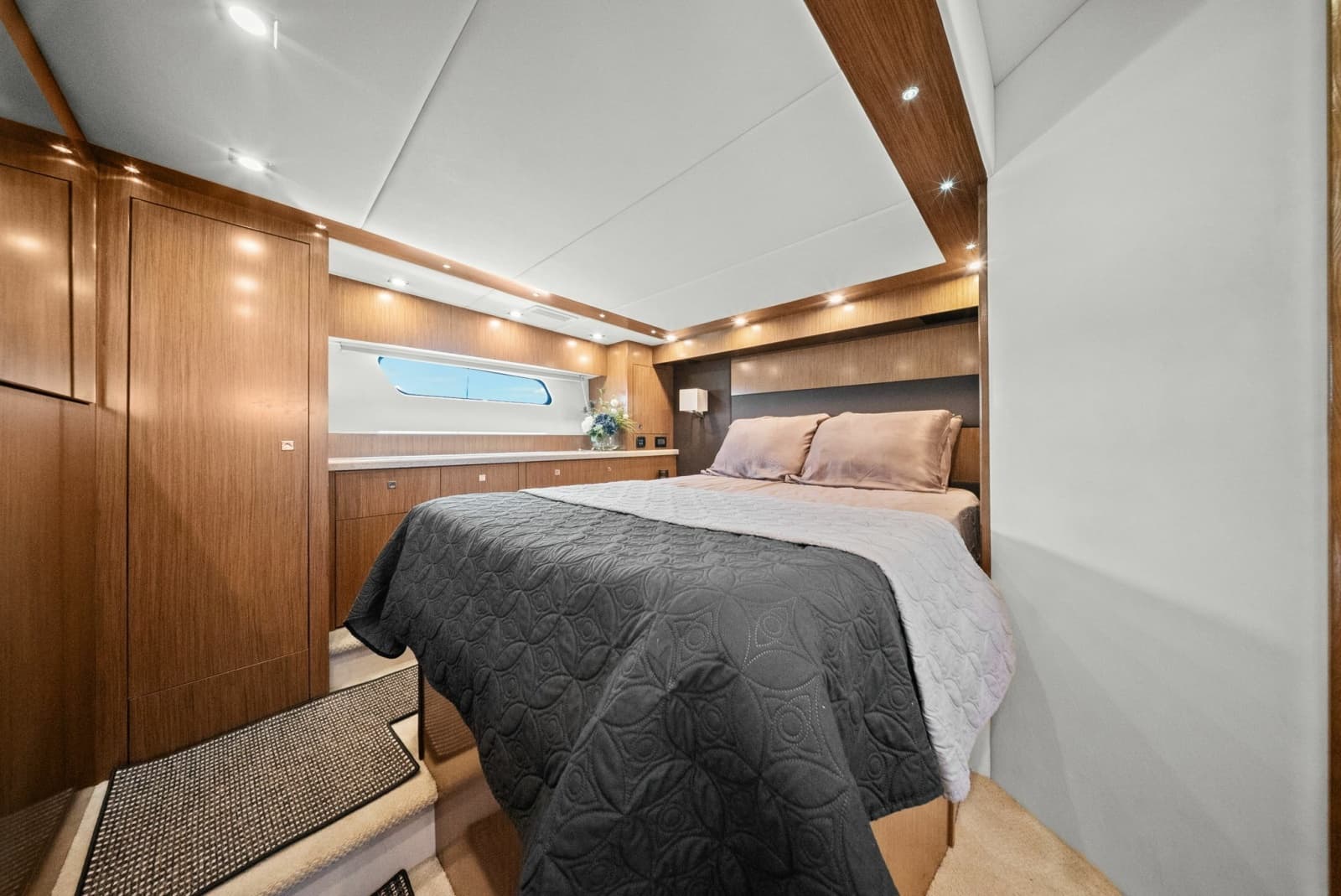 2014 Cruisers Yachts 48 Cantius - Photo 30