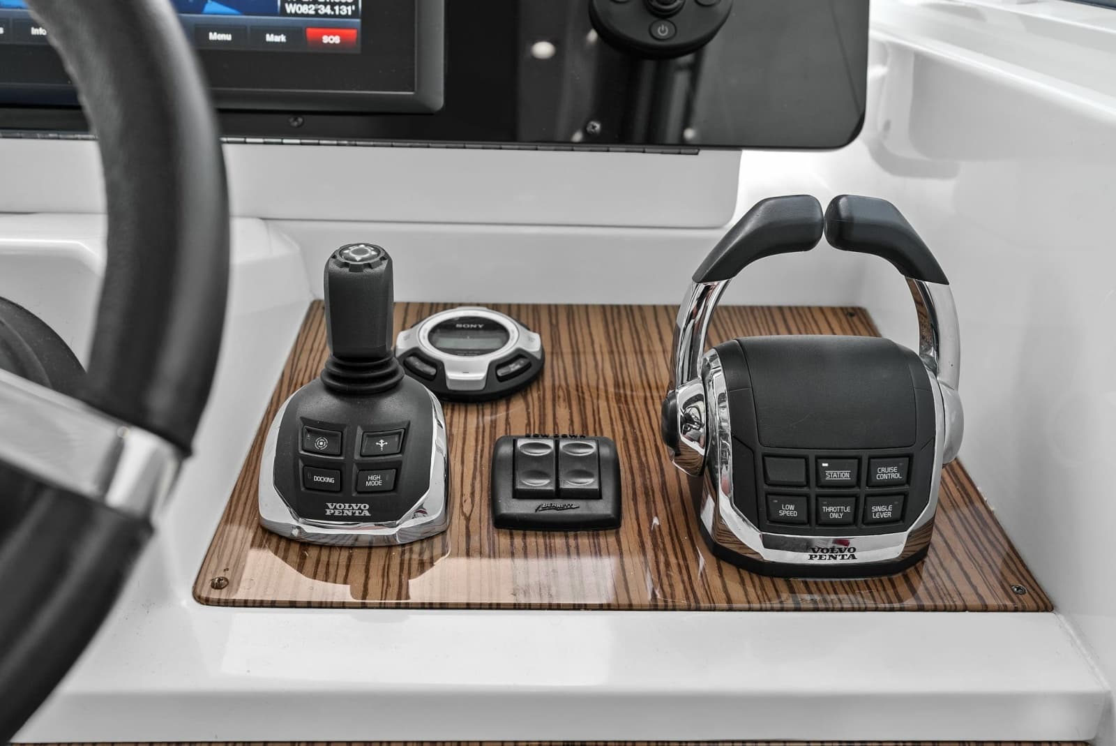 2014 Cruisers Yachts 48 Cantius - Photo 9