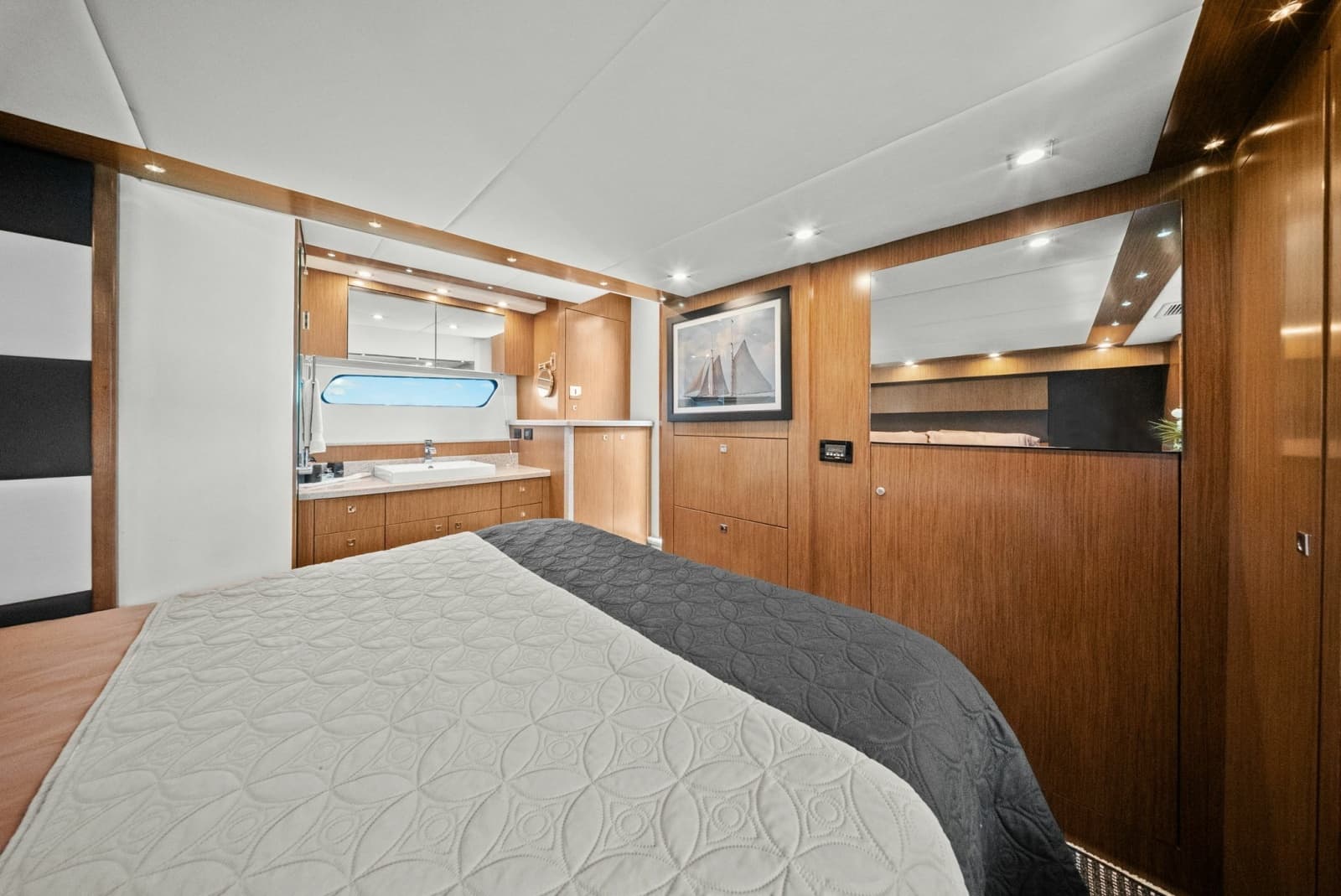 2014 Cruisers Yachts 48 Cantius - Photo 36