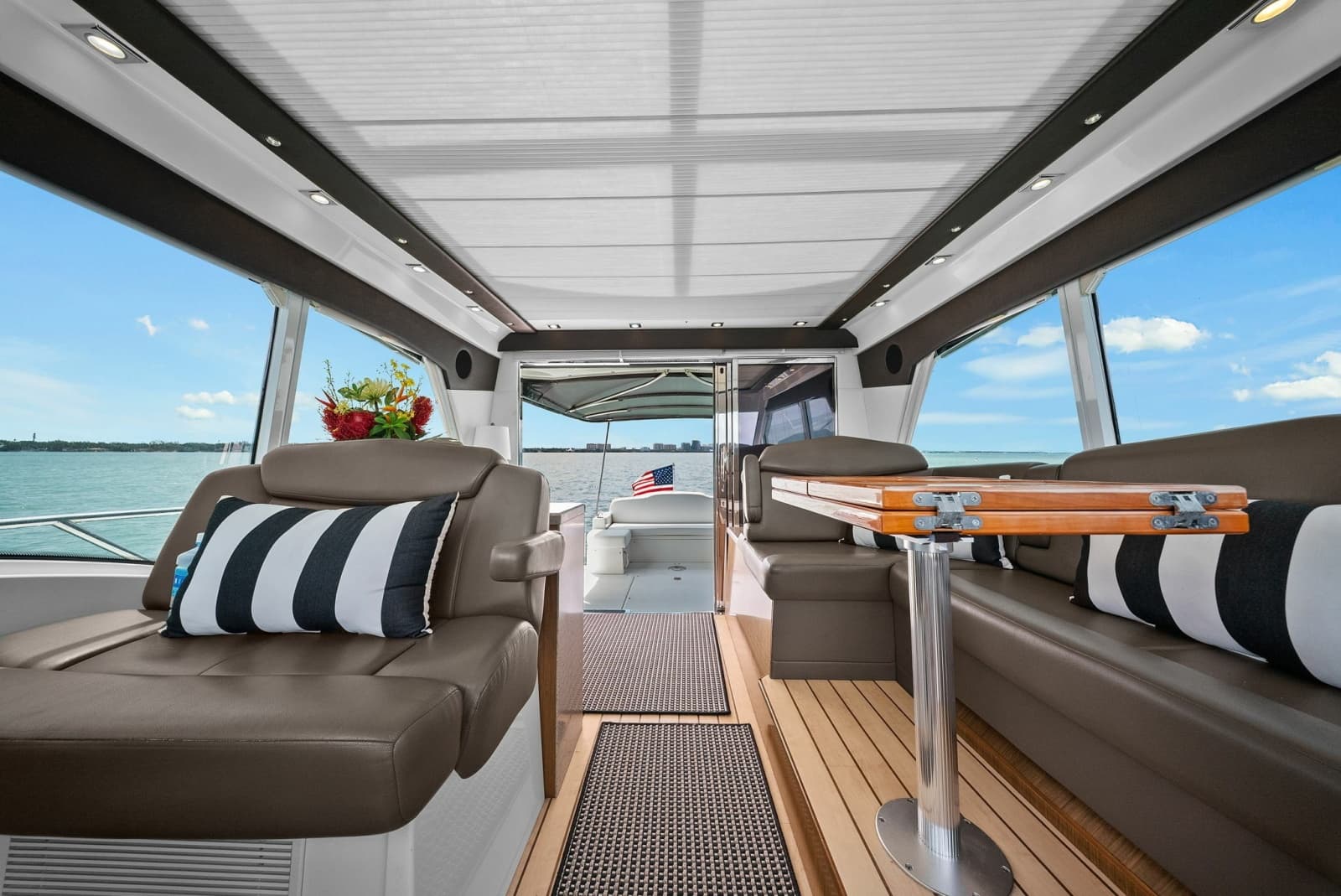 2014 Cruisers Yachts 48 Cantius - Photo 5