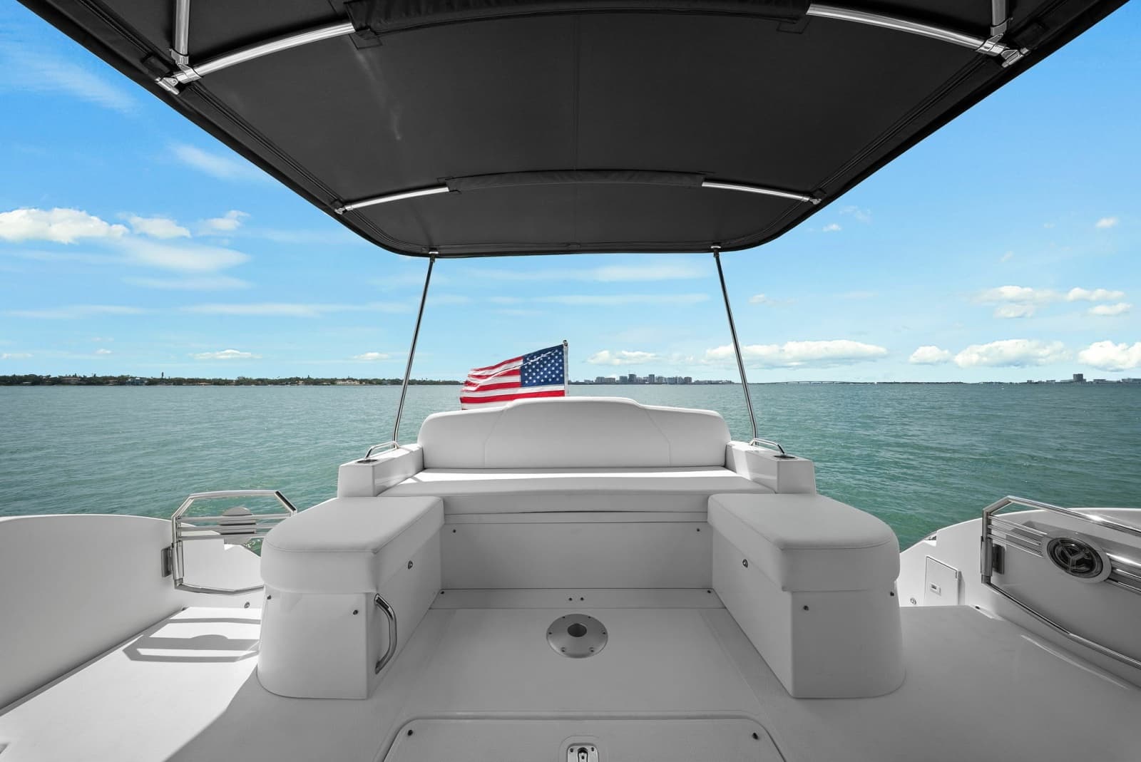 2014 Cruisers Yachts 48 Cantius - Photo 6