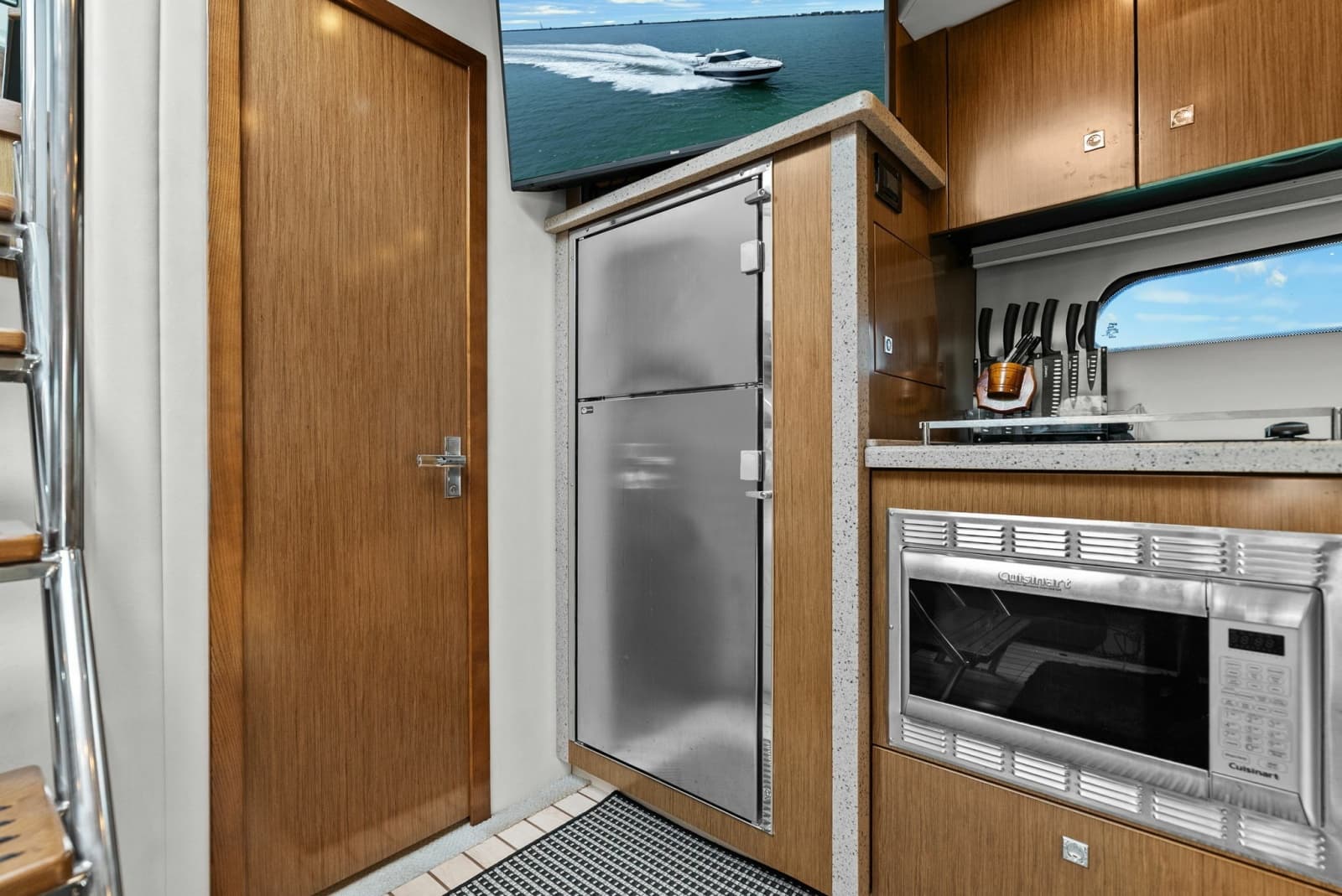 2014 Cruisers Yachts 48 Cantius - Photo 24
